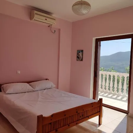 Traditional House In Lefkada * Fternón