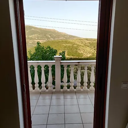 Traditional House In Lefkada * Fternón