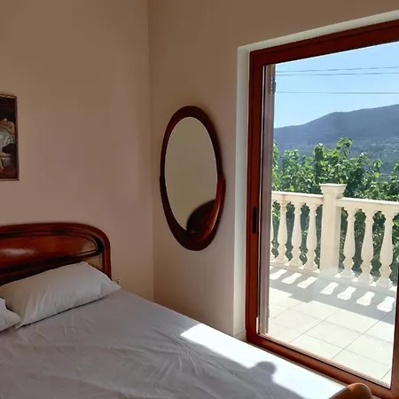 Traditional House In Lefkada Fternon